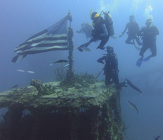 Spiegel Grove wreck divers